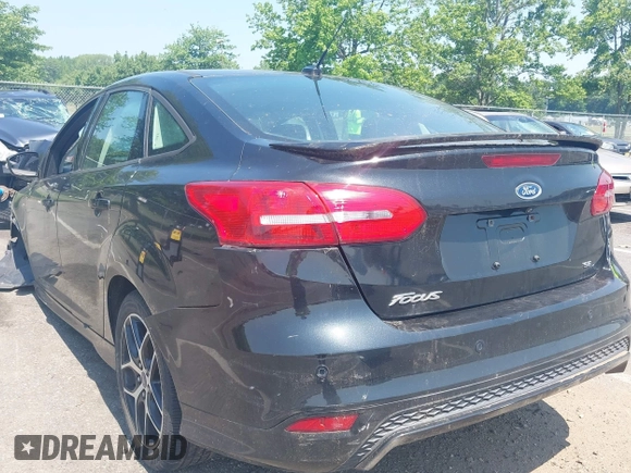 2015 Ford Focus SE с VIN 1FADP3F25FL332956, выставлен на аукционе IAAI как лот 42452810 с пробегом 131 983 миль миль и . История ставок и продаж доступна на DreamBid. Изображение 3.