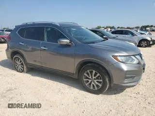 2017 Nissan Rogue SV z VIN KNMAT2MV5HP564579, wystawiony jako Copart lot #56025665 z przebiegiem 171 761 mil mil oraz Szkoda całkowita • Salvage title. Historia ofert i sprzedaży dostępna na DreamBid. Obrazek 4.