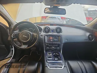2013 Jaguar XJ с VIN SAJWJ1CD7D8V49599, выставлен на аукционе Copart как лот 82354574 с пробегом 133 163 миль миль и Чистый • Clean title. История ставок и продаж доступна на DreamBid. Изображение 9.