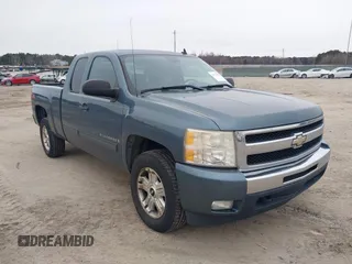 2009 Chevrolet Silverado 1500 LT with VIN 2GCEC29J591107227, listed as a IAAI auction lot 41394382 with 207,757 mi miles. Bid and sale history available at carsss.com. Image 1.