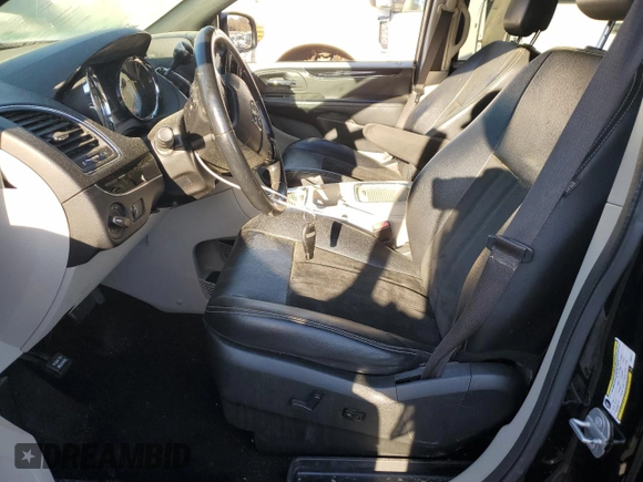 2018 Dodge Grand Caravan SXT z VIN 2C4RDGCG5JR264111, wystawiony jako Copart lot #54885495 z przebiegiem 143 107 mil mil oraz Szkody całkowita. Historia ofert i sprzedaży dostępna na DreamBid. Obrazek 7.