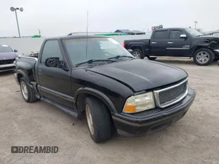 1999 GMC Sonoma with VIN 1GTCS1448X8529251, listed as a IAAI auction lot 41493556 with 291,159 mi miles. Bid and sale history available at carsss.com. Image 1.