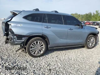 2022 Toyota Highlander Platinum z VIN 5TDFZRBH4NS199436, wystawiony jako Copart lot #57758895 z przebiegiem 31 732 mil mil oraz Nie do naprawy • Non repairable. Historia ofert i sprzedaży dostępna na DreamBid. Obrazek 3.