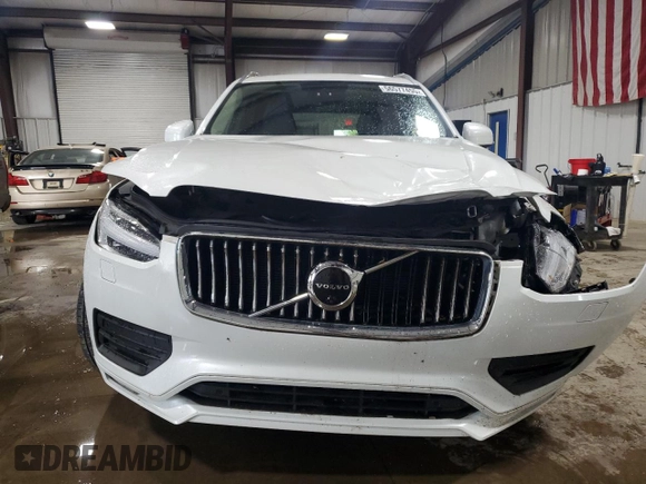 2020 Volvo XC90 Momentum with VIN YV4A221K1L1589730, listed as a Copart auction lot 56577455 with 30,578 mi miles and Salvage title. Bid and sale history available at DreamBid. Image 5.