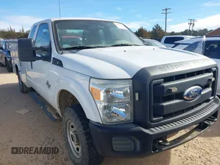 2011 Ford F-250 z VIN 1FD7X2BT4BEB57917, wystawiony jako IAAI lot #41439827 z przebiegiem 145 337 mil mil oraz . Historia ofert i sprzedaży dostępna na DreamBid. Obrazek 1.