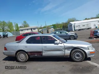 1990 Lexus LS z VIN JT8UF11E7L0009779, wystawiony jako IAAI lot #42161144 z przebiegiem 180 032 mil mil oraz . Historia ofert i sprzedaży dostępna na DreamBid. Obrazek 13.