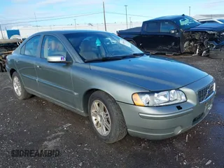 2006 Volvo S60 2.5T with VIN YV1RH592062547178, listed as a IAAI auction lot 42084142 with 145,669 mi miles. Bid and sale history available at carsss.com. Image 1.