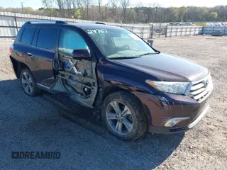 2012 Toyota Highlander Limited with VIN 5TDDK3EH2CS095433, listed as a IAAI auction lot 41833700 with 118,446 mi miles. Bid and sale history available at carsss.com. Image 1.