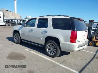 2009 GMC Yukon SLT 4SB with VIN 1GKFK33079R251967, listed as a IAAI auction lot 41901508 with 186,900 mi miles and . Bid and sale history available at DreamBid. Image 3.