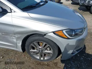 2017 Hyundai Elantra Limited z VIN 5NPD84LF6HH062986, wystawiony jako IAAI lot #41913822 z przebiegiem 163 618 mil mil oraz . Historia ofert i sprzedaży dostępna na DreamBid. Obrazek 17.