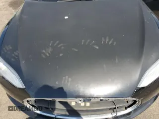 2013 Tesla Model S z VIN 5YJSA1CN8DFP22679, wystawiony jako Copart lot #64195095 z przebiegiem Nie podano mil oraz Czysty tytuł • Clean title. Historia ofert i sprzedaży dostępna na DreamBid. Obrazek 11.