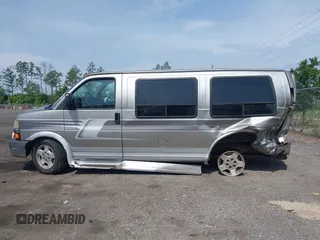 2003 Chevrolet Express Passenger z VIN 1GBFG15X131201183, wystawiony jako IAAI lot #42194710 z przebiegiem 207 602 mil mil oraz . Historia ofert i sprzedaży dostępna na DreamBid. Obrazek 14.