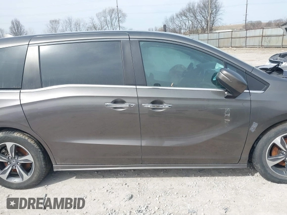 2018 Honda Odyssey Touring with VIN 5FNRL6H83JB008463, listed as a IAAI auction lot 41805044 with 65,001 mi miles. Bid and sale history available at carsss.com. Image 13.