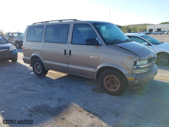 2001 Chevrolet Astro Passenger with VIN 1GNDM19W81B153063, listed as a IAAI auction lot 41757929 with 144,340 mi miles. Bid and sale history available at carsss.com. Image 1.