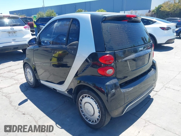 2013 Smart fortwo Pure с VIN WMEEJ3BA6DK676071, выставлен на аукционе IAAI как лот 42677618 с пробегом 191 709 миль миль и . История ставок и продаж доступна на DreamBid. Изображение 3.