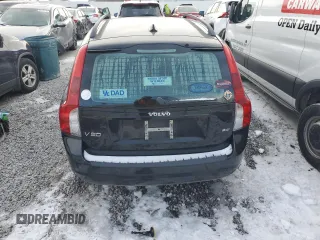 2008 Volvo V50 2.4L with VIN YV1MW382782421263, listed as a Copart auction lot 88403305 with 0 mi miles and Salvage Title. Bid and sale history available at carsss.com. Image 6.
