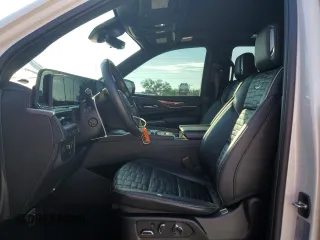 2022 Cadillac Escalade ESV Sport Platinum with VIN 1GYS4RKL2NR350025, listed as a Copart auction lot 74261794 with 28,667 mi miles and Non repairable. Bid and sale history available at DreamBid. Image 7.
