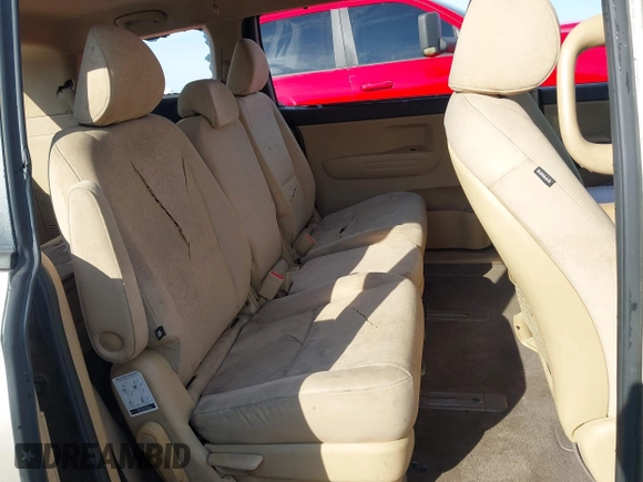 2016 Kia Sedona LX with VIN KNDMB5C13G6093438, listed as a IAAI auction lot 41662704 with 132,343 mi miles. Bid and sale history available at carsss.com. Image 8.