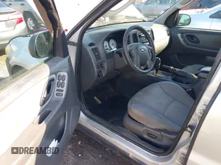 2005 Ford Escape XLT with VIN 1FMYU03175DA18437, listed as a IAAI auction lot 42567091 with 207,602 mi miles and . Bid and sale history available at DreamBid. Image 5.