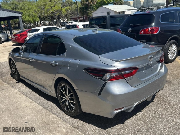 2022 Toyota Camry SE with VIN 4T1G11AKXNU655151, listed as a Copart auction lot 50251915 with 56,332 mi miles and Clean Title. Bid and sale history available at carsss.com. Image 3.