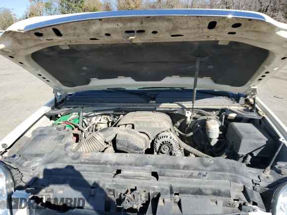 2013 GMC Yukon SLT with VIN 1GKS1CE05DR259086, listed as a Copart auction lot 42103305 with 130,079 mi miles and Salvage Title. Bid and sale history available at carsss.com. Image 14.