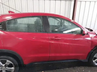 2018 Honda HR-V LX with VIN 3CZRU6H39JG703570, listed as a IAAI auction lot 41013552 with 76,509 mi miles. Bid and sale history available at carsss.com. Image 13.