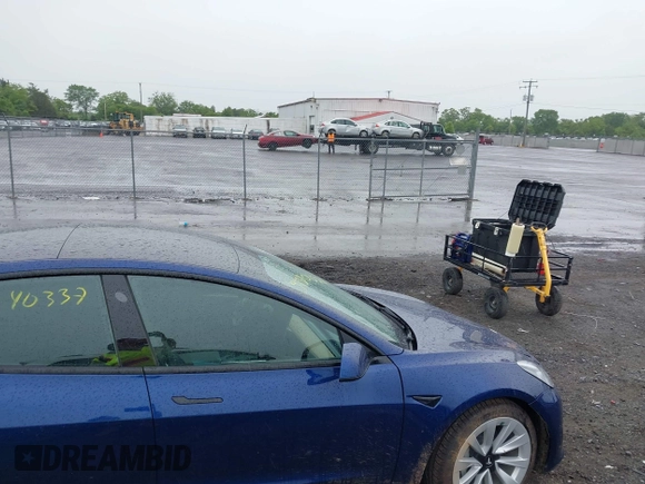 2023 Tesla Model 3 z VIN 5YJ3E1EA7PF436314, wystawiony jako IAAI lot #42340337 z przebiegiem 39 247 mil mil oraz . Historia ofert i sprzedaży dostępna na DreamBid. Obrazek 13.