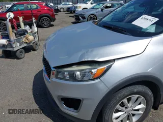 2017 Kia Sorento LX with VIN 5XYPG4A37HG243532, listed as a IAAI auction lot 42088741 with 171,350 mi miles. Bid and sale history available at carsss.com. Image 6.
