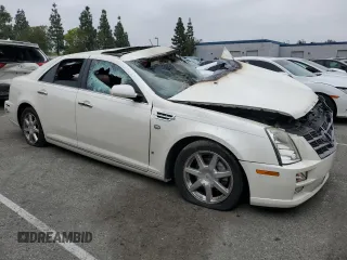 2008 Cadillac STS RWD z VIN 1G6DW67V580104809, wystawiony jako Copart lot #50779385 z przebiegiem Nie podano mil oraz Nie do naprawy • Non repairable. Historia ofert i sprzedaży dostępna na DreamBid. Obrazek 4.