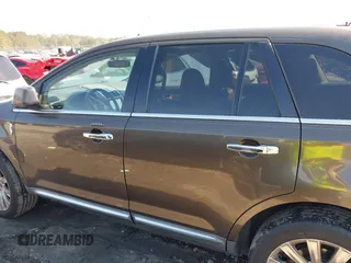 2011 Lincoln MKX with VIN 2LMDJ6JK1BBJ11840, listed as a IAAI auction lot 41769107 with 202,313 mi miles. Bid and sale history available at carsss.com. Image 14.