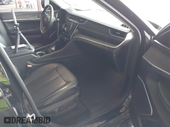 2022 Jeep Grand Cherokee Limited with VIN 1C4RJJBGXN8529050, listed as a IAAI auction lot 42104179 with 41,899 mi miles and . Bid and sale history available at DreamBid. Image 5.
