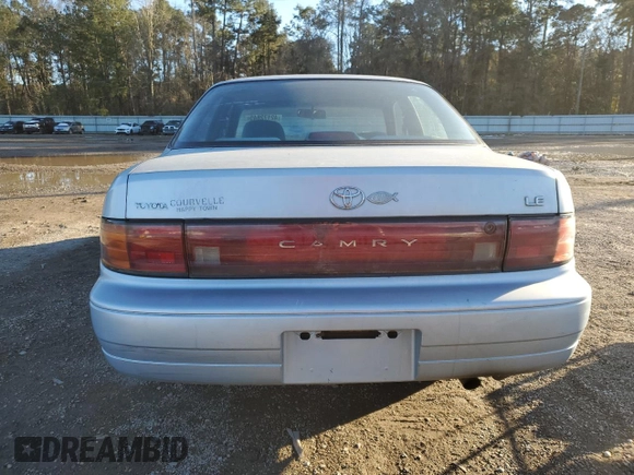 1992 Toyota Camry LE with VIN 4T1SK12E6NU012070, listed as a Copart auction lot 42172845 with 0 mi miles and Salvage Title. Bid and sale history available at carsss.com. Image 6.