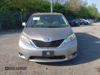 2011 Toyota Sienna LE with VIN 5TDJK3DC9BS012944, listed as a IAAI auction lot 42106998 with 108,700 mi miles. Bid and sale history available at carsss.com. Image 13.
