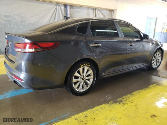 2018 Kia Optima S with VIN 5XXGT4L32JG182500, listed as a Copart auction lot 50400815 with 77,716 mi miles and Clean Title. Bid and sale history available at carsss.com. Image 3.