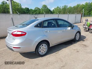 2016 Ford Fiesta S z VIN 3FADP4AJ6GM123343, wystawiony jako IAAI lot #42136294 z przebiegiem 100 206 mil mil oraz . Historia ofert i sprzedaży dostępna na DreamBid. Obrazek 4.