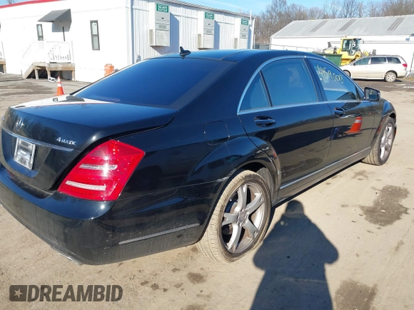2013 Mercedes-Benz S 550 with VIN WDDNG9EB3DA499477, listed as a IAAI auction lot 41590018 with 64,547 mi miles and . Bid and sale history available at DreamBid. Image 4.