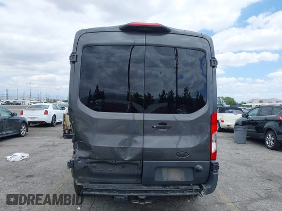 2018 Ford Transit XL z VIN 1FBZX2CG0JKA09945, wystawiony jako IAAI lot #42260073 z przebiegiem 60 838 mil mil oraz . Historia ofert i sprzedaży dostępna na DreamBid. Obrazek 6.