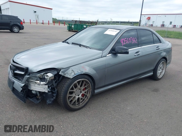 2013 Mercedes-Benz C 300 Sport с VIN WDDGF8AB1DR256425, выставлен на аукционе IAAI как лот 42560342 с пробегом 119 440 миль миль и . История ставок и продаж доступна на DreamBid. Изображение 19.