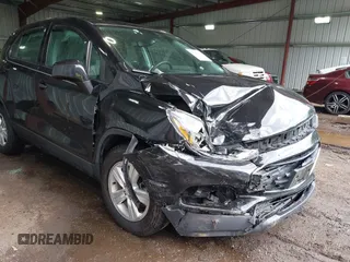 2020 Chevrolet Trax LS z VIN KL7CJKSB7LB335766, wystawiony jako IAAI lot #42264634 z przebiegiem 66 914 mil mil oraz . Historia ofert i sprzedaży dostępna na DreamBid. Obrazek 6.