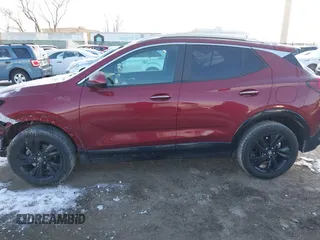 2024 Buick Encore GX Sport Touring z VIN KL4AMESL0RB002758, wystawiony jako IAAI lot #41405974 z przebiegiem 19 558 mil mil oraz . Historia ofert i sprzedaży dostępna na DreamBid. Obrazek 14.