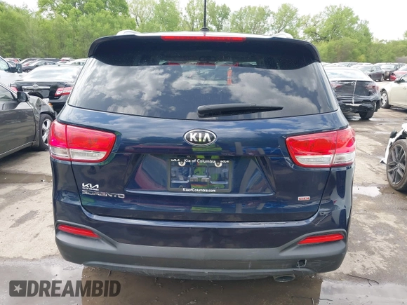 2017 Kia Sorento LX z VIN 5XYPG4A3XHG287217, wystawiony jako IAAI lot #42067077 z przebiegiem 112 324 mil mil oraz . Historia ofert i sprzedaży dostępna na DreamBid. Obrazek 17.