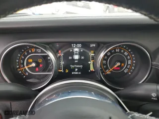 2021 Jeep Gladiator Overland with VIN 1C6HJTFG4ML520672, listed as a Copart auction lot 84208074 with 57,038 mi miles and Salvage Title. Bid and sale history available at carsss.com. Image 9.