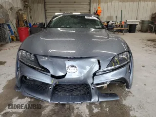 2021 Toyota Supra 3.0 z VIN WZ1DB0C06MW043625, wystawiony jako Copart lot #48971283 z przebiegiem 8255 mil mil oraz . Historia ofert i sprzedaży dostępna na DreamBid. Obrazek 5.