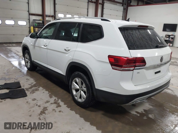 2018 Volkswagen Atlas SE with VIN 1V2KR2CA2JC569381, listed as a IAAI auction lot 41843200 with 87,769 mi miles and . Bid and sale history available at DreamBid. Image 3.
