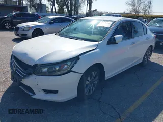 2015 Honda Accord Sedan LX with VIN 1HGCR2F33FA204165, listed as a IAAI auction lot 41631780 with 92,182 mi miles. Bid and sale history available at carsss.com. Image 17.