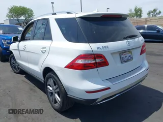 2015 Mercedes-Benz M 350 with VIN 4JGDA5HB1FA616659, listed as a IAAI auction lot 42168546 with 136,890 mi miles and . Bid and sale history available at DreamBid. Image 3.