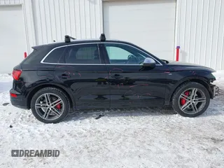 2018 Audi SQ5 Premium Plus z VIN WA1A4AFY1J2169617, wystawiony jako IAAI lot #41619017 z przebiegiem 53 477 mil mil oraz . Historia ofert i sprzedaży dostępna na DreamBid. Obrazek 14.