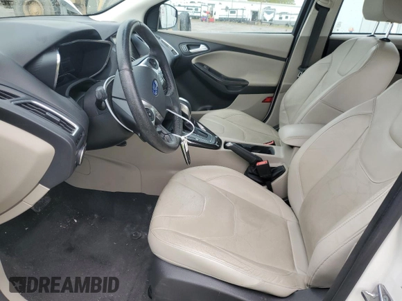 2015 Ford Focus Electric z VIN 1FADP3R46FL288088, wystawiony jako Copart lot #51020475 z przebiegiem 64 928 mil mil oraz Czysty tytuł • Clean title. Historia ofert i sprzedaży dostępna na DreamBid. Obrazek 7.