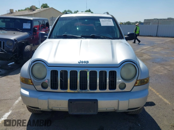 2005 Jeep Liberty Limited with VIN 1J4GL58K55W727495, listed as a IAAI auction lot 42137506 with 185,103 mi miles and . Bid and sale history available at carsss.com. Image 12.