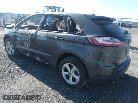 2020 Ford Edge SE z VIN 2FMPK3G92LBB18032, wystawiony jako IAAI lot #38222784 z przebiegiem Nie podano mil oraz . Historia ofert i sprzedaży dostępna na DreamBid. Obrazek 3.
